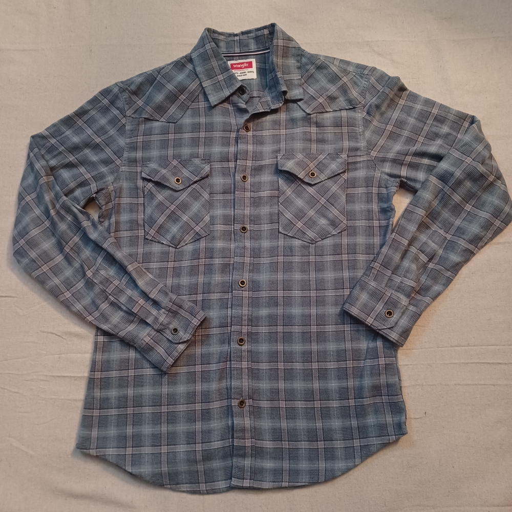 Wrangler Plaid Flannel Button-Up Shirt Men's Size Small